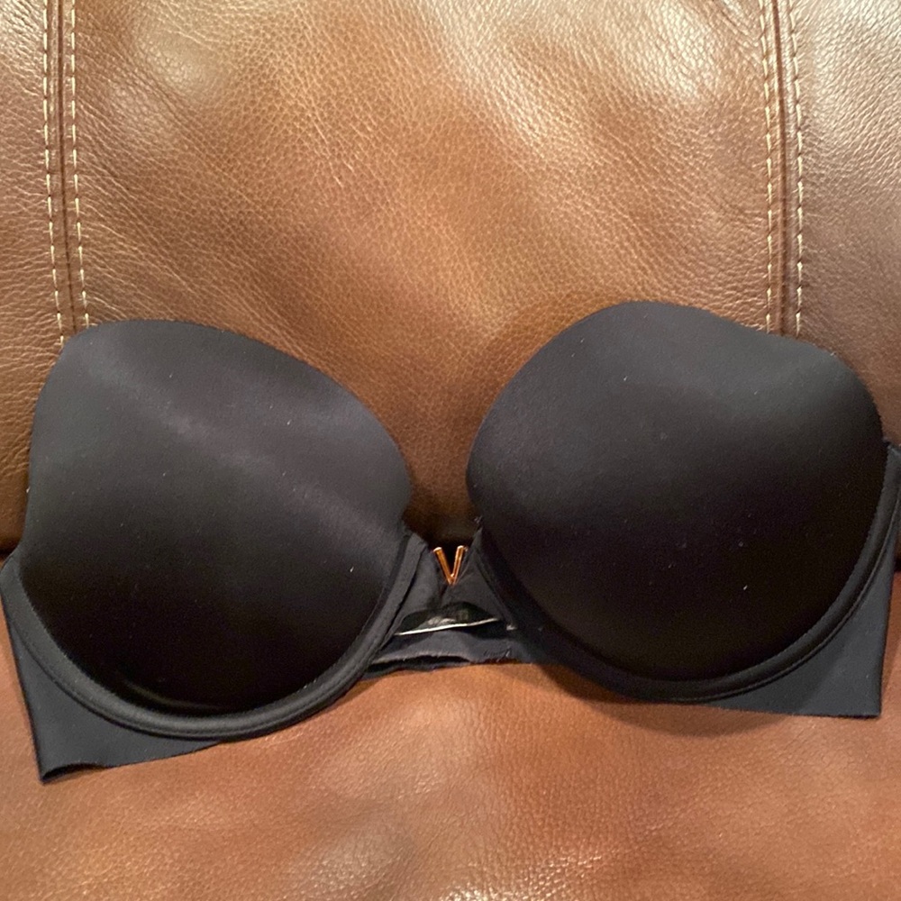 Victoria Secret Push Up Size 34D in black.